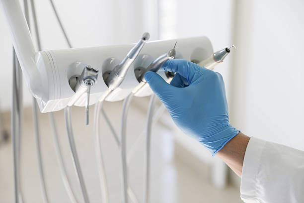 Professional Emergency Dentist technician working in Morrow, OH